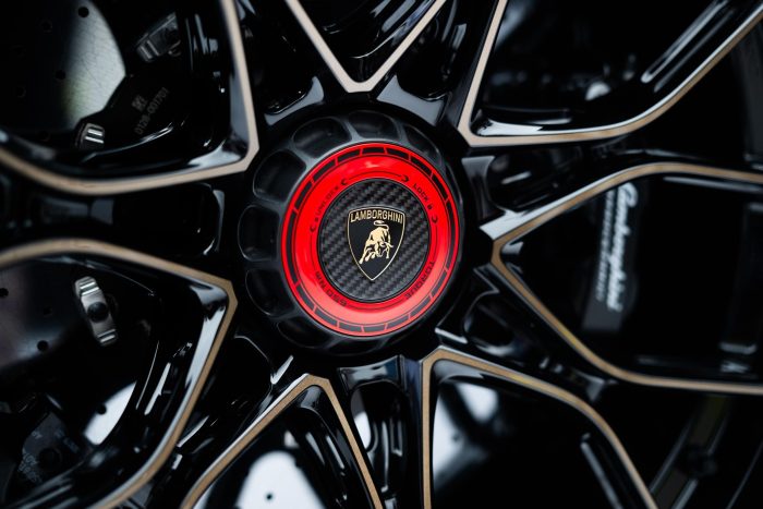 Revuelto SV e le foto più belle di tutte Lamborghini a The Quail 2026 6 Revuelto SV e le foto piu belle di tutte Lamborghini a The Quail 2026 7 700x467