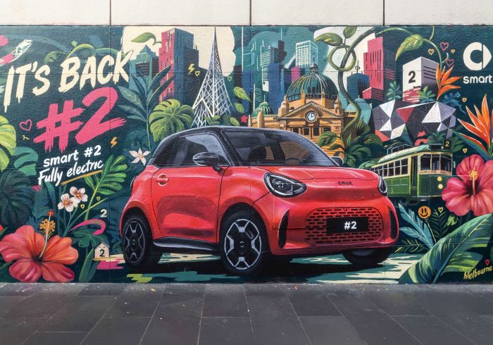 Smart #2, la nuova due posti si mostra senza veli sui murales nella campagna di lancio 2