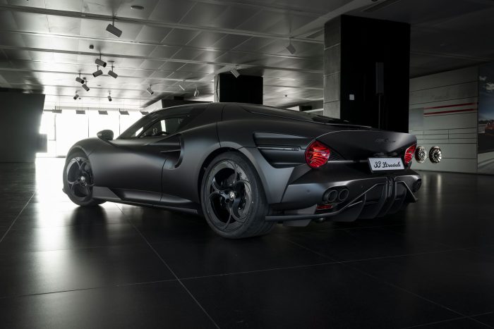 Alfa Romeo 33 Stradale Perla Nera 24 700x467
