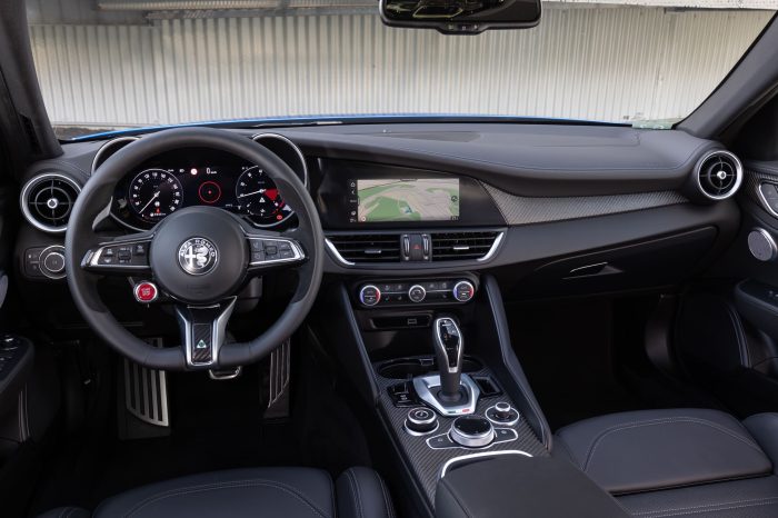 Alfa Romeo Giulia Quadrifoglio guida migliore 1 700x466