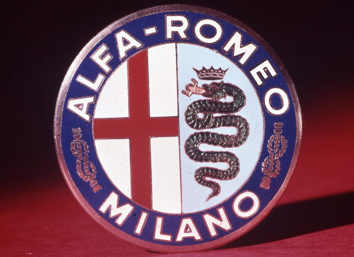 Alfa Romeo logo scaled e1788466621332 700x508