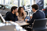 Auto, gli italiani hanno fiducia nella concessionaria. 7 su 10 sono per il contatto diretto 10 Auto, gli italiani hanno ancora grande fiducia nella concessionaria. Ecco i numeri