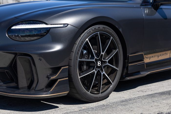 Bentley Supersports con Pirelli P Zero Trofeo RS raggiunge un fenomenale 1,3 g di forza laterale 2 Bentley Supersports con Pirelli P Zero Trofeo RS raggiunge un fenomenale 13 g di forza laterale 3 700x466