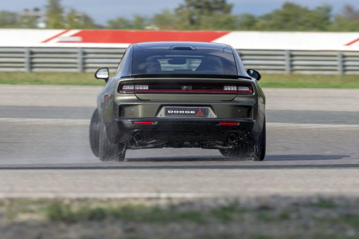 Dodge Charger Sixpack 2 700x467