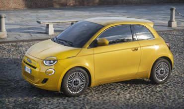 Fiat-500-hybrid-scaled-e1788435327219-370x220.jpg