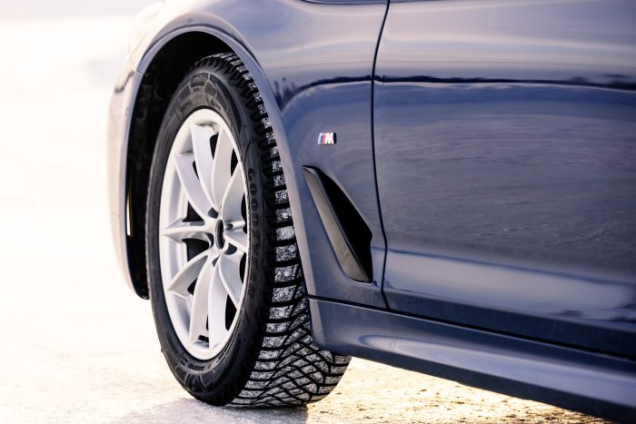 GOODYEAR ULTRAGRIP PERFORMANCE 3 8 700x467