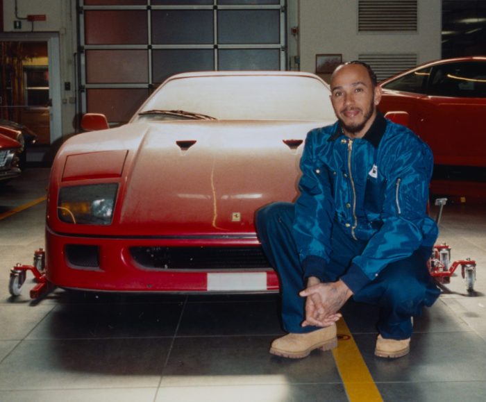 Hamilton risuscita una Ferrari F40 abbandonata da 30 anni, le foto del fenomenale restauro 9 Lewis Hamilton e la sua Ferrari F40 - credits https:::www.instagram.com:lewishamilton