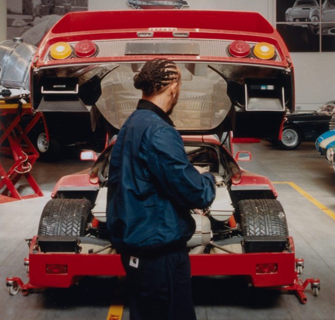 Hamilton risuscita una Ferrari F40 abbandonata da 30 anni, le foto del fenomenale restauro 11 Lewis Hamilton e la sua Ferrari F40 credits httpswww.instagram.comlewishamilton 5 scaled e1788283472734 687x656
