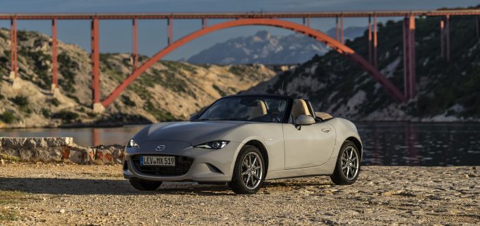 Mazda MX-5 2027, la fenomenale spider dei record arriva in. Italia 3 Mazda MX 5 2027 1 e1788879700222 700x330
