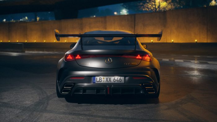Mercedes AMG CLE 646 Spezialanfertigung, fenomenale ed esclusiva, solo 30 pezzi 3 Mercedes AMG CLE 646 Spezialanfertigung 7 700x394
