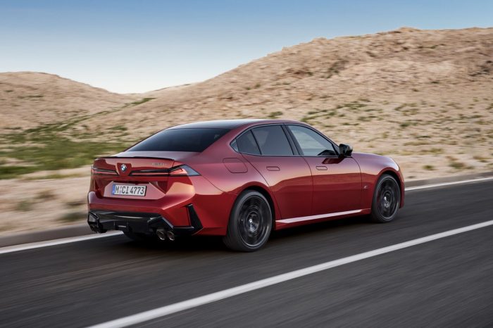 Nuova BMW Serie 3 termica mild hybrid 75 700x466