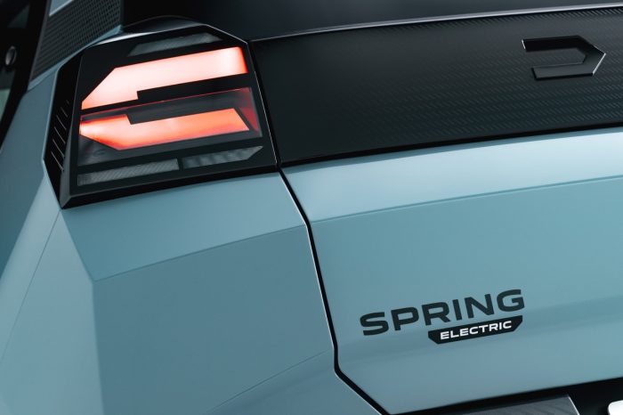 Nuova Dacia Spring 2027 16 700x466
