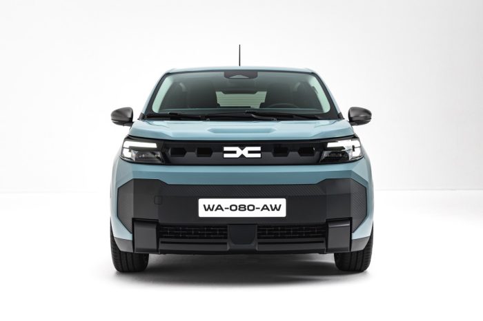 Nuova Dacia Spring 2027 25 700x466