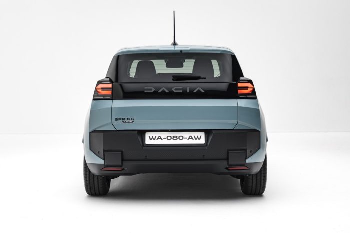 Nuova Dacia Spring 2027 30 700x466