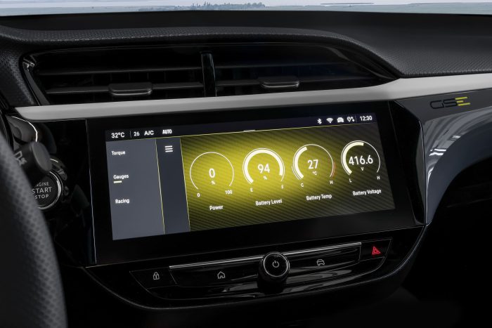 Opel Corsa GSE su strada 25 700x467