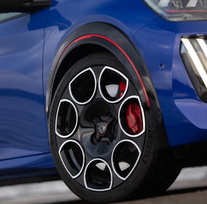 Peugeot E-208 GTi, la prova su strada. Quando l'elettrica sa divertire 5 Peugeot e 208 GTi la prova su strada 121 e1790268240674 665x656