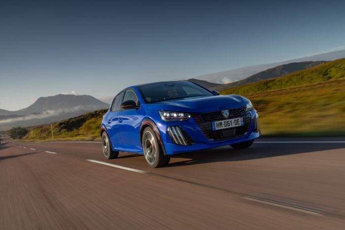 Peugeot E-208 GTi, la prova su strada. Quando l'elettrica sa divertire 10 Peugeot e 208 GTi la prova su strada 13 700x466