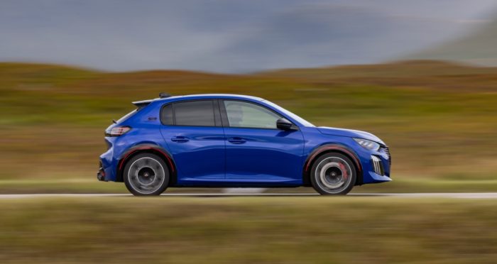 Peugeot E-208 GTi, la prova su strada. Quando l'elettrica sa divertire 4 Peugeot e 208 GTi la prova su strada 29 e1790268194346 700x372
