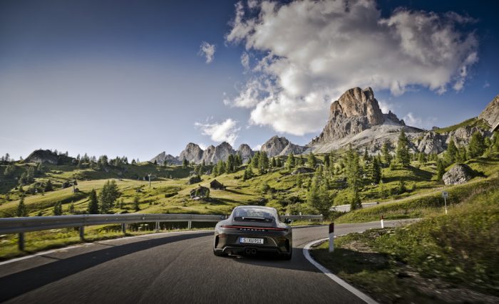Porsche 911 GT3 Bergsport 1 700x427