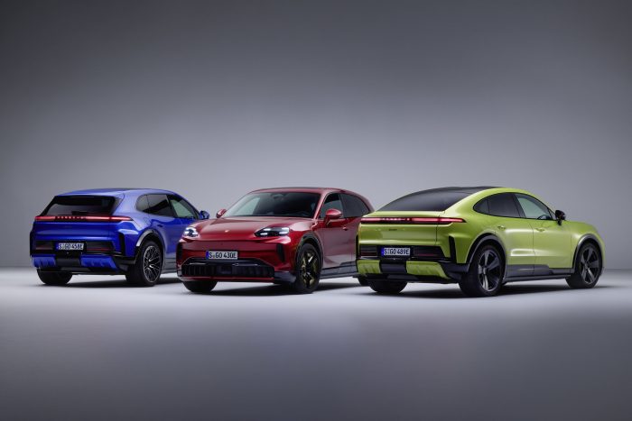 Porsche aggiorna la Cayenne Electric, con colori speciali e la ricarica wireless 2 Porsche aggiorna la Cayenne Electric, con colori speciali e la ricarica wireless