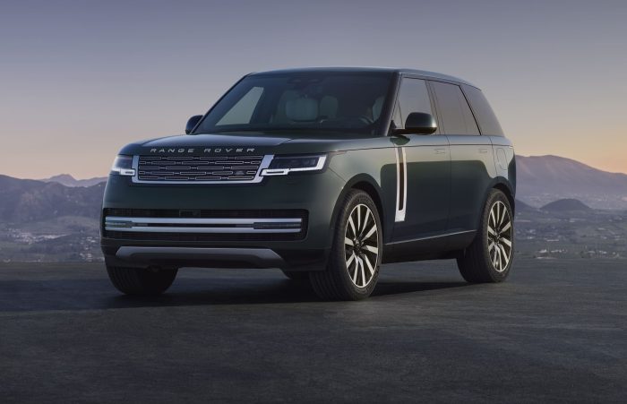 Range Rover Electric, lusso e stile. La prima della sua specie, 550 cv e 531 km di autonomia 2 Range Rover Electric