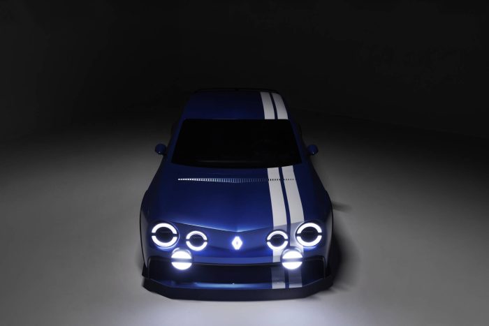 Renault 8 Gordini Concept, il prototipo elettrico unisce il mito al futuro 5 Renault 8 Gordini Concept 20 700x467