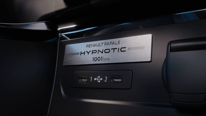 Renault svela la serie limitata Rafale Hypnotic da 300 cavalli a 60.700 euro 3 Serie limitata Renault Rafale Hypnotic 14 700x394