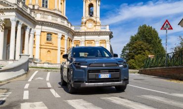 Suzuki-Across-plug-in-Hybrid-1-370x220.jpeg