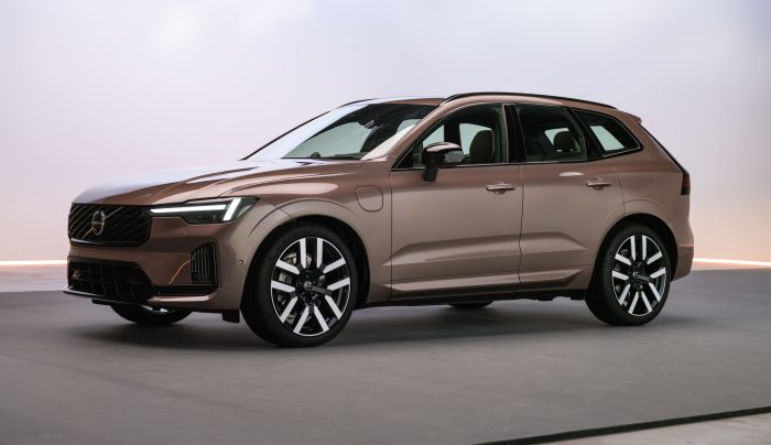 The_New_Volvo_XC60_Studio_Front_34