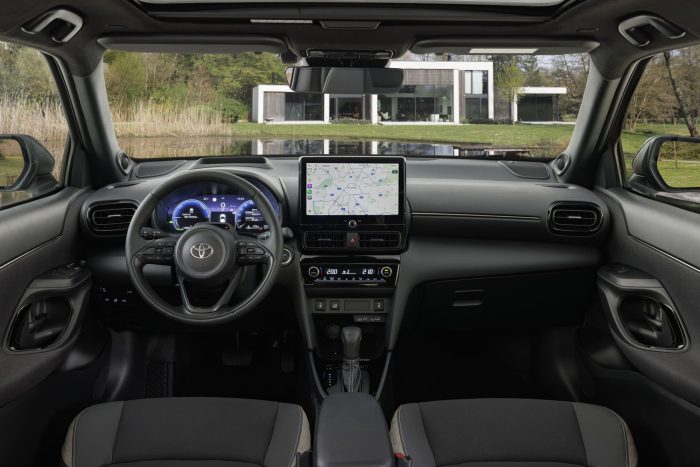 Toyota Yaris Cross restyling 9 700x467
