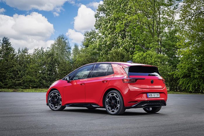 Volkswagen ID.3 GTI, elettrica, sportiva e speciale. 326 cavalli a trazione posteriore 5 Volkswagen ID.3 GTI 6 700x467