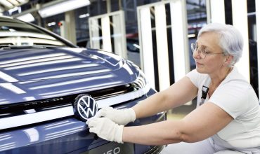 Volkswagen-stabilimento-Zwickau-e1788496271337-370x220.jpg