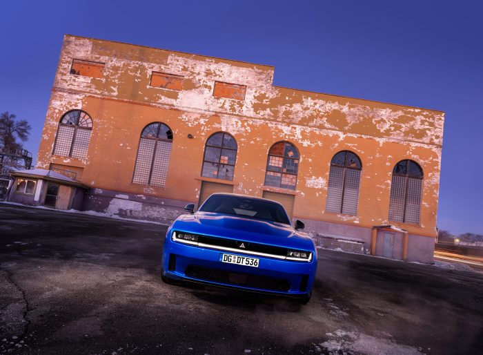 Dodge Charger, il prezzo in Italia delle versioni benzina e elettrica 3 dodge charger daytona 700x514