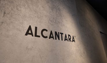 Alcantara-Bottega-Alfa-Romeo-2-1-370x220.jpeg