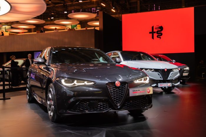 Alfa Romeo, le prospettive: nuovi powertrain, Giulietta, Giulia e ... 8 Alfa Romeo Giulia Luna Rossa 700x466