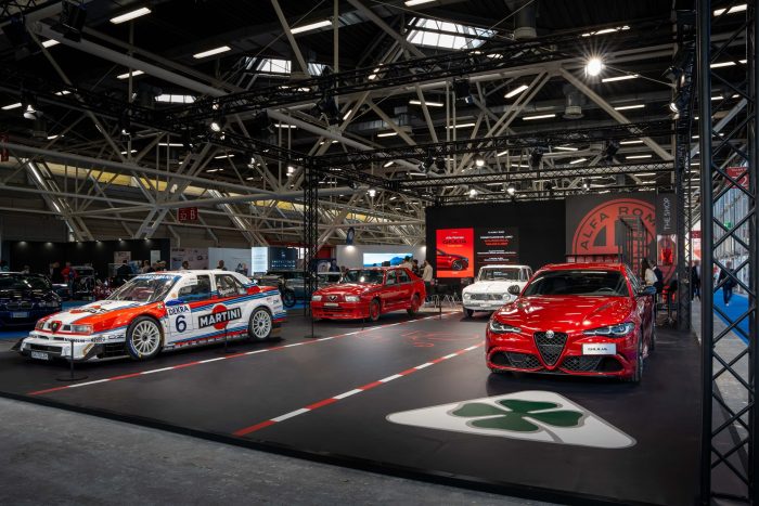 Alfa Romeo Giulia – Timeless Classic, il libro che racconta la irresistibile berlina sportiva 8 Alfa Romeo Giulia – Timeless Classic il libro che racconta la irresistibile berlina sportiva 10 700x467