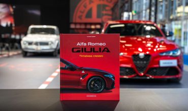 Alfa-Romeo-Giulia-–-Timeless-Classic-il-libro-che-racconta-la-irresistibile-berlina-sportiva-5-370x220.jpg