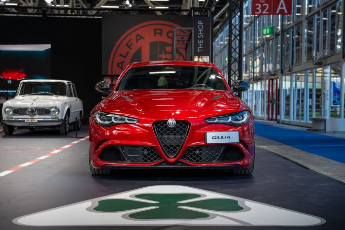 Alfa Romeo Giulia – Timeless Classic, il libro che racconta la irresistibile berlina sportiva 3 Alfa Romeo Giulia – Timeless Classic, il libro che racconta la irresistibile berlina sportiva