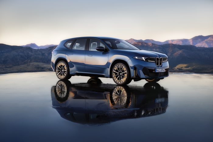 BMW consolida il primato in Italia con 68.001 auto. Boom delle elettriche 4 BMW iX3 50 xDrive
