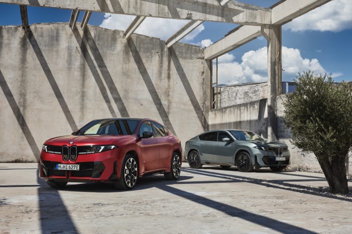 BMW iX4 59 700x467