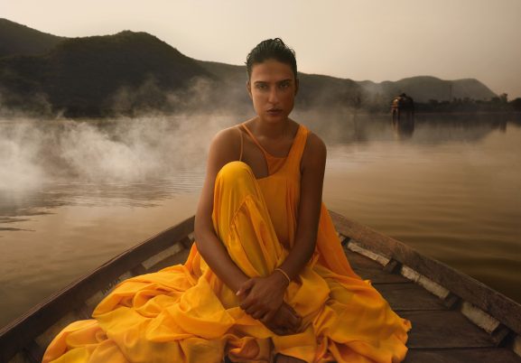 Calendario-Pirelli-2027-03_AVANI-RAI-by-Solve-Sundsbo-e1792759896834-577x402.jpg