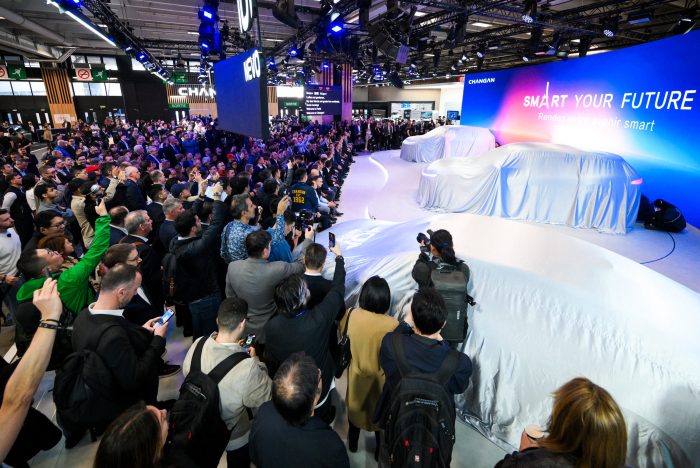 Changan al Mondial de l'Auto con le tecnologie per la sicurezza 4 Changan al Mondial de lAuto con le tecnologie per la sicurezza 1 700x468