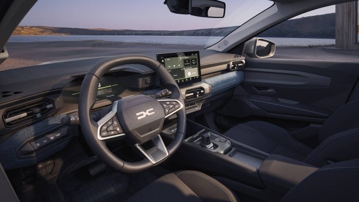 Dacia Striker Hybrid 155 1 700x394