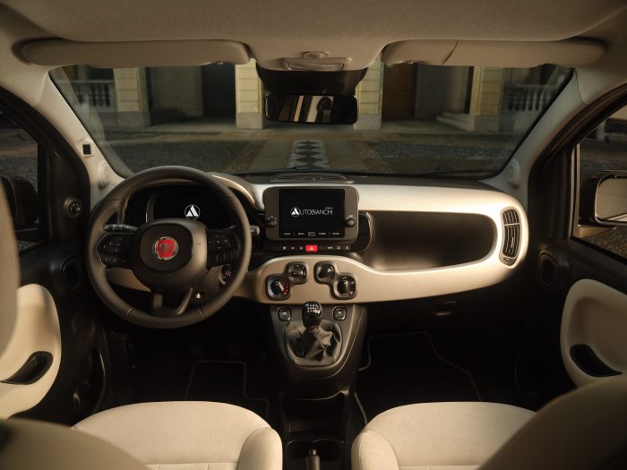 Fiat Pandina Tributo Autobianchi celebra il lusso tascabile della mitica Y10 4 Fiat Pandina Tributo Autobianchi 1 700x525