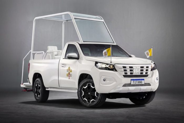 Fiat Titano, ecco la nuova papamobile per Leone XIV in Uruguay 5 Fiat Titano, ecco la nuova papamobile per Leone XIV in Uruguay
