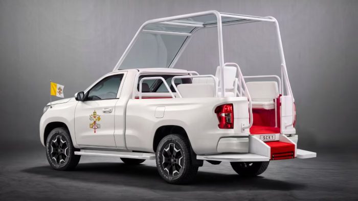 Fiat Titano, ecco la nuova papamobile per Leone XIV in Uruguay 3 Fiat Titano ecco la nuova papamobile per Leone XIV in Uruguay 2 700x394