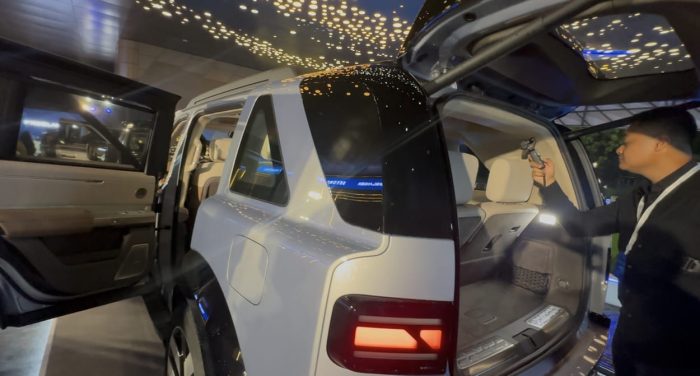 Freelander 8 12 700x376