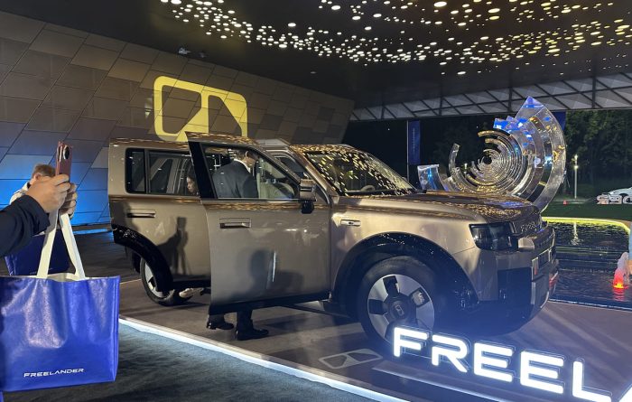 Freelander 8 13 700x445