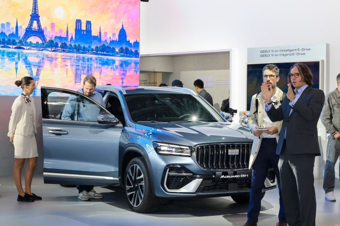 Geely al Mondial dell'Auto 2026 3 Geely Paris Motor Show stand 12 700x467