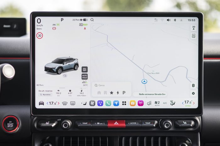 Hyundai Ioniq 3 prova su strada 45 700x466
